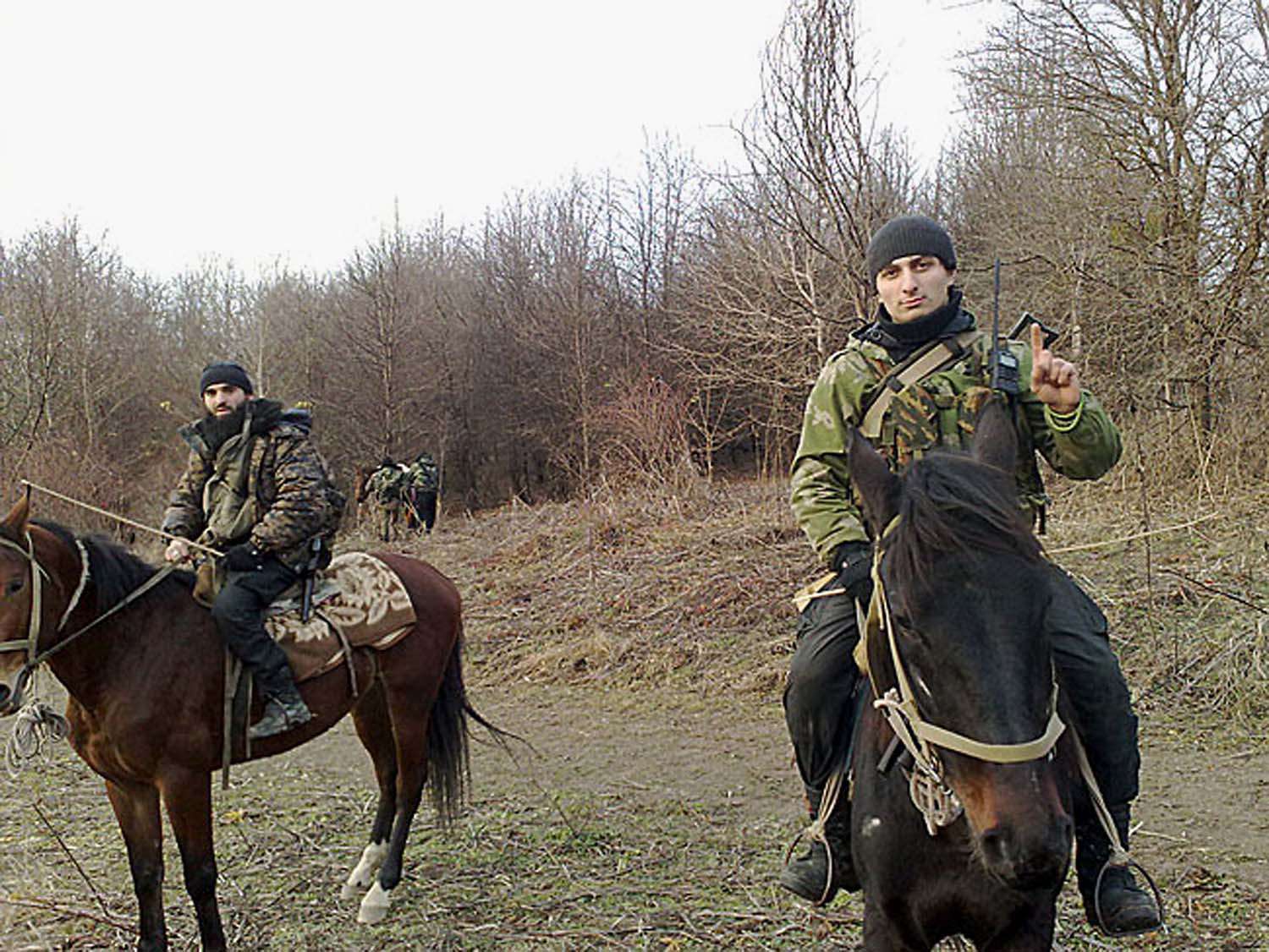 Занятия чеченцев. Моджахед на лошади. Чеченец на лошади. Чеченцы на конях.
